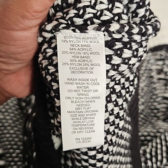 Lord & Taylor Knitted Crew Neck Long Sleeves Sweater Small Black & White - Picture 7 of 16